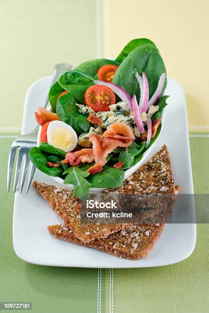 Sana Insalata - Fotografie stock e altre immagini di Basso - Posizione descrittiva - Basso - Posizione descrittiva, Blu, Cena