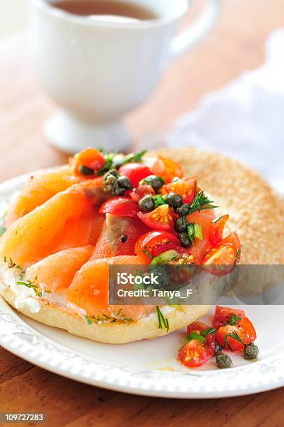 Foto de Delicioso Cafédamanhã e mais fotos de stock de Alcaparra - Alcaparra, Almoço, Bagel