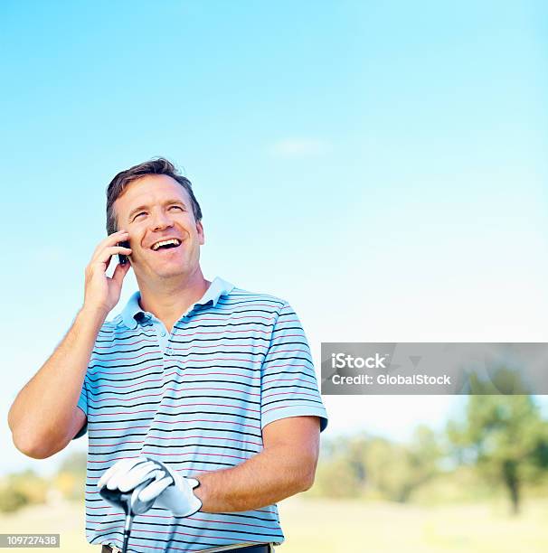 숫나사 골퍼 커뮤니케이션 휴대전화 40-44세에 대한 스톡 사진 및 기타 이미지 - 40-44세, 40-49세, 개성-개념