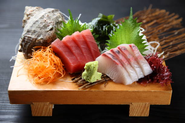 plato de sashimi - sashimi fotografías e imágenes de stock