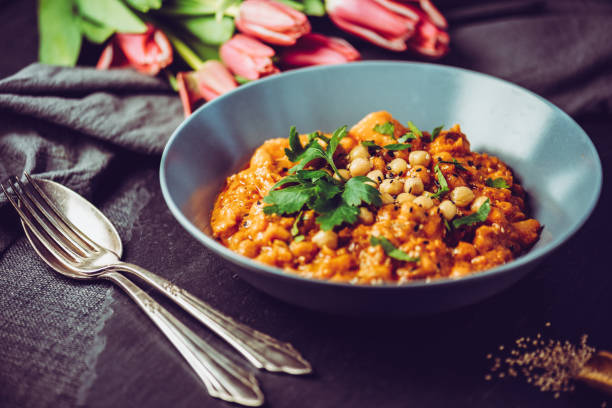 wegańska chana alu masala - cooked chick peas zdjęcia i obrazy z banku zdjęć