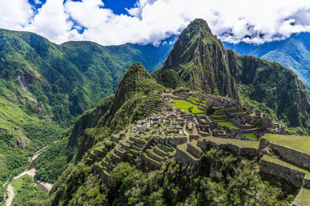 istock The green mountains of Machu Picchu 1097495014