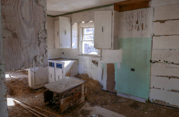 istock Abandoned Ranch used to store hay 1097617754