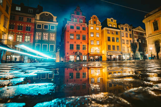 밤, 스톡홀름, 스웨덴의 gamla 스탠 - stockholm sweden gamla stan town square 뉴스 사진 이미지