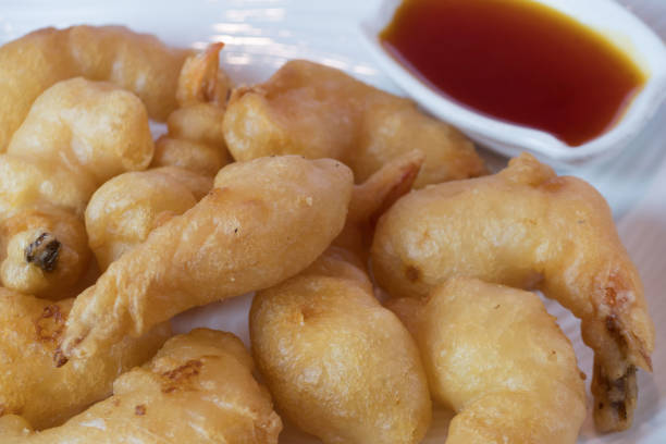 istock Chinese Fried Crispy Prawns Close-up 1097693700