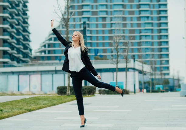 istock Beautiful young business woman 1097758016