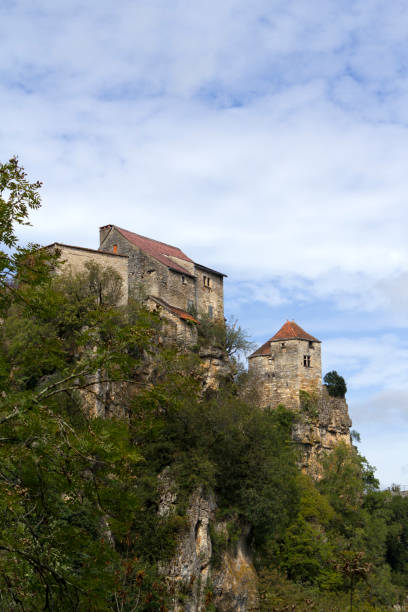 istock Buildings perched on the clifftops above the River Lot, Calvignac 1097884478