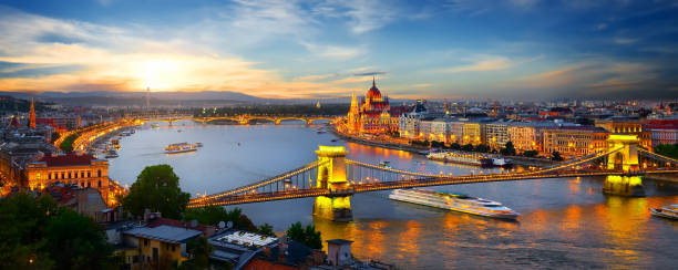 istock Parliament and bridges 1097889442