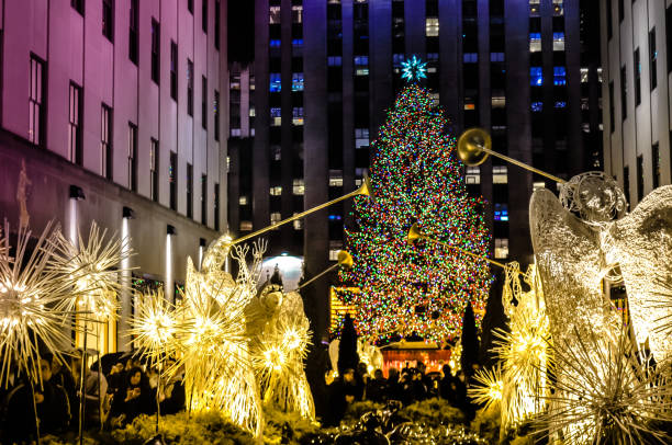 맨하탄, 뉴욕, 미국에서에서 록펠러 센터 앞 크리스마스 장식 - new housing audio 뉴스 사진 이미지