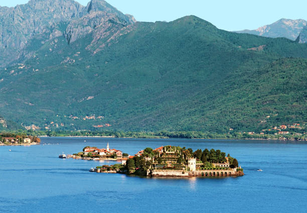islas del lago maggiore de piamonte, italia. - islas borromeas fotografías e imágenes de stock