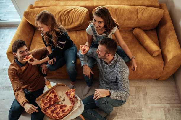 istock Sharing food and good times 1097950348