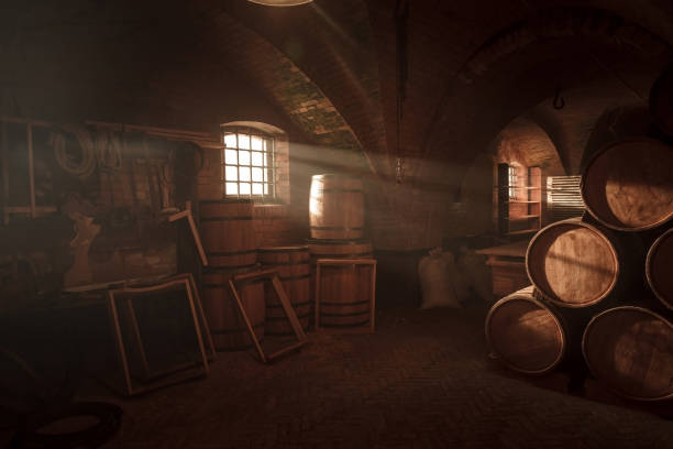 barril de hacer taller en el viejo sótano. bodega de vinos. - barrel fotografías e imágenes de stock