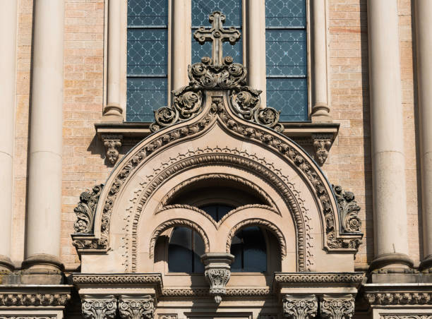 Greek Chapel, Wiesbaden, Germany Ornate facade of the Griechische Kapelle, aka Russisch-Orthodoxe Kirche (church) in the city of Wiesbaden, Germany. church hessen religion wiesbaden stock pictures, royalty-free photos & images