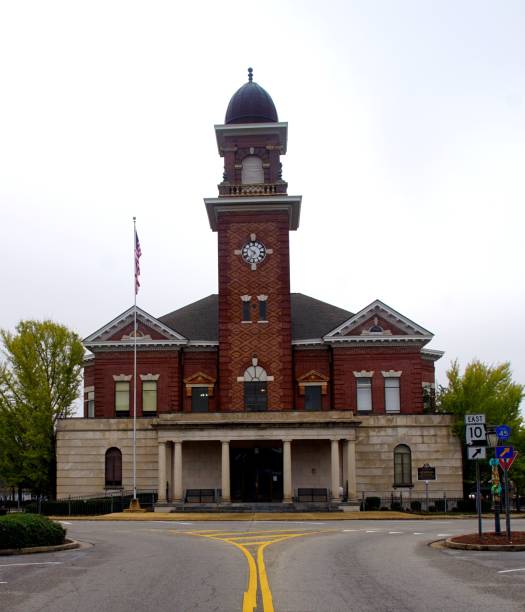 istock Butler County Courthouse (AL)  1/2 1098008594