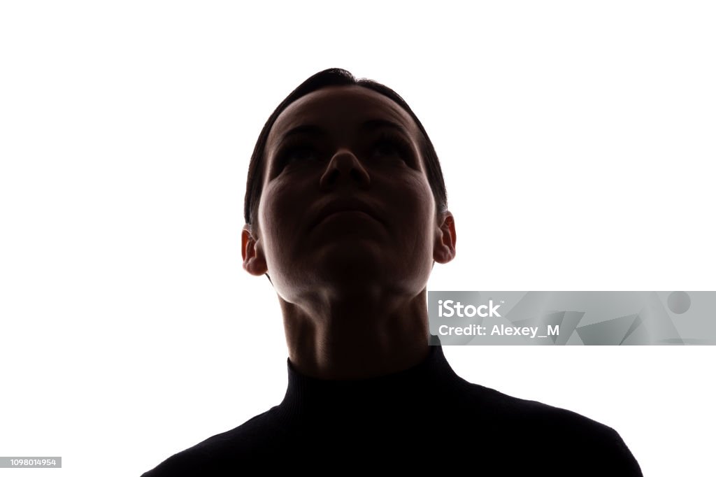 Retrato de una mujer joven, vista frontal - Foto de stock de Silueta libre de derechos