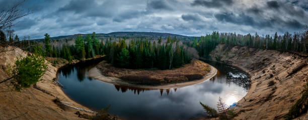 mirador de big bend en arrowhead provincial park - arrowhead fotografías e imágenes de stock