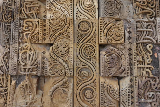 istock Qutub Minar carvings and art 1098101016