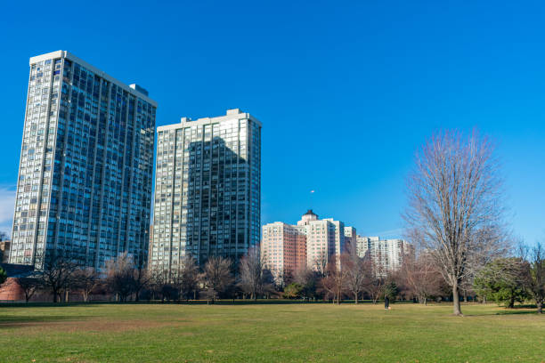 istock Large Park with Grass in Edgewater Chicago 1098144566
