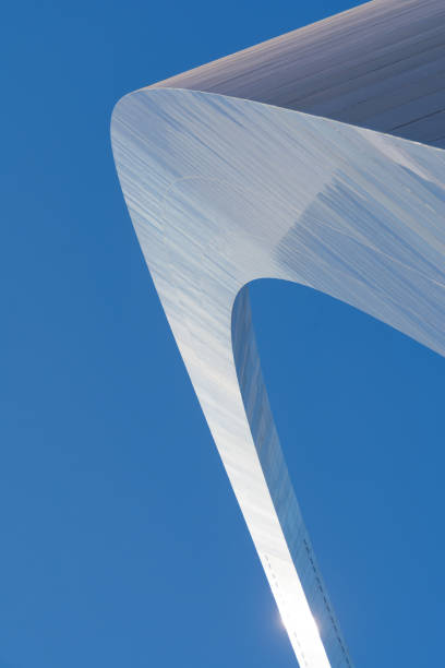 istock Gateway Arch with brilliant blue skies 1098152154