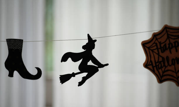 istock Silhouette of the witch 1098195022