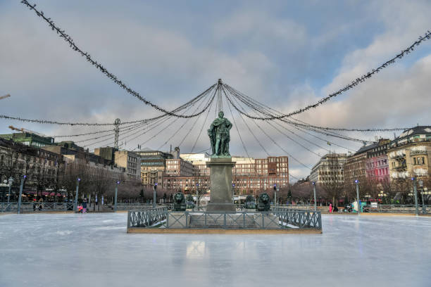 статуя карла xiii в городском парке кунгстрадгарден в стокгольме. - stadsholmen стоковые фото и изображения