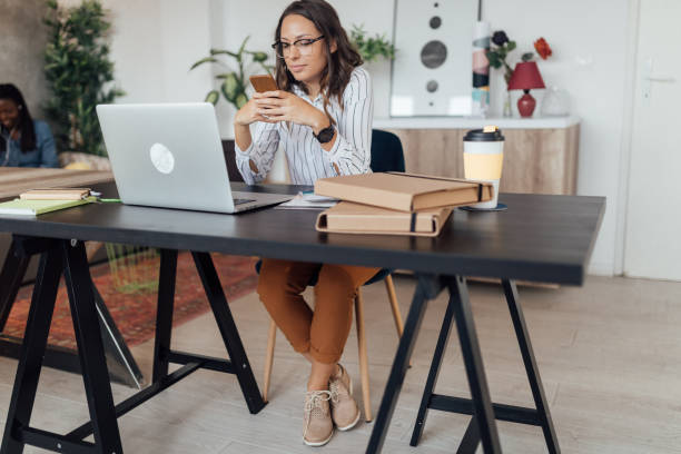 istock Businesswomen in the office 1098254048