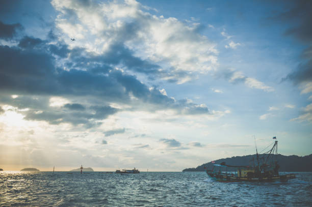 istock Sunset at sea, Sabah 1098273736