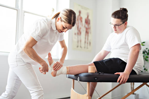 istock A Modern rehabilitation physiotherapy woman worker with client 1098297780