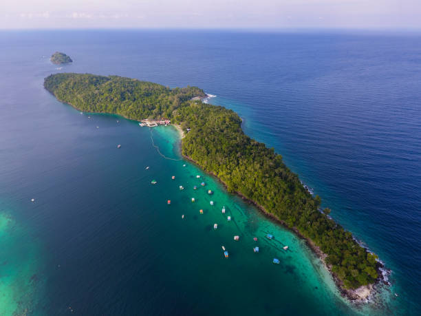 istock Aerial View Rubiah Island 1098331796