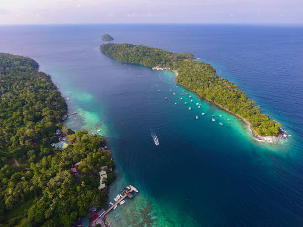 istock Aerial View Rubiah Island 1098331816