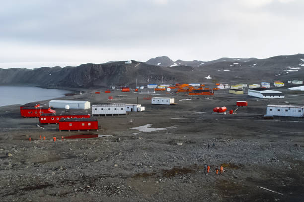 Scientific station in Antarctica Scientific station in Antarctica. House of researchers in the Antarctic. houses in antarctica stock pictures, royalty-free photos & images
