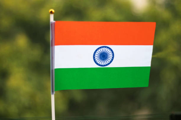 Indian flag with background indio, bandera, fondo, blanco, aislado, nacional, india, libertad, independencia, asta, patriotismo, azul, camino, recorte, verde, transparencia, día, símbolo, cielo, onda, viaje, señal, nadie, detalle, cultura, bandera, asiático, asia, claro, país, m