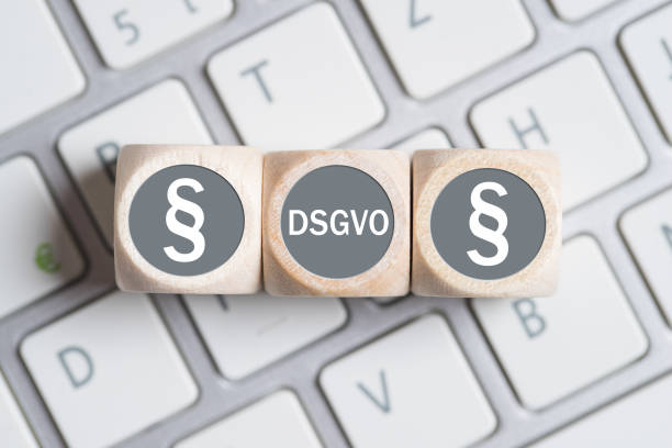 istock cubes on a keyboard showing the German abbreviation for 