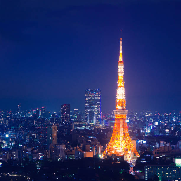 istock the tower in tokyos skyline at night 109837855
