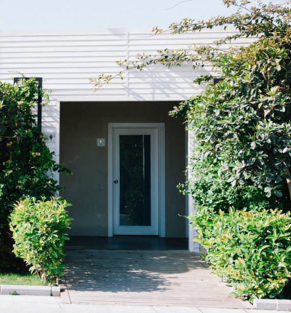 istock Entrance of a modern building 1098404126