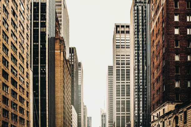 マンハッタン トップホテルといえば - overcast day new york city manhattan ストックフォトと画像