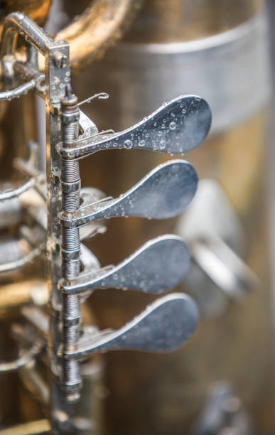 dettaglio dei tuba della valvola - musical instrument close up wind instrument brass instrument foto e immagini stock