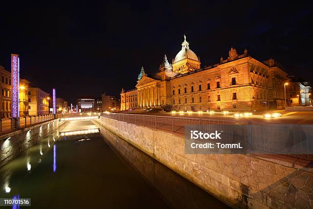 Foto de Bundesverwaltungsgericht Leipzig e mais fotos de stock de Leipzig - Leipzig, Noite, Alemanha