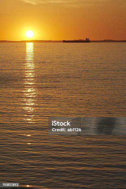 ビーチの夕暮れ - ウェールズのストックフォトや画像を多数ご用意 - ウェールズ, ウェールズ カーディガン, カラー画像