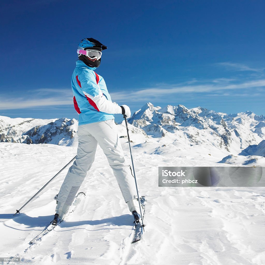 女性のスキー - 1人のロイヤリティフリーストックフォト
