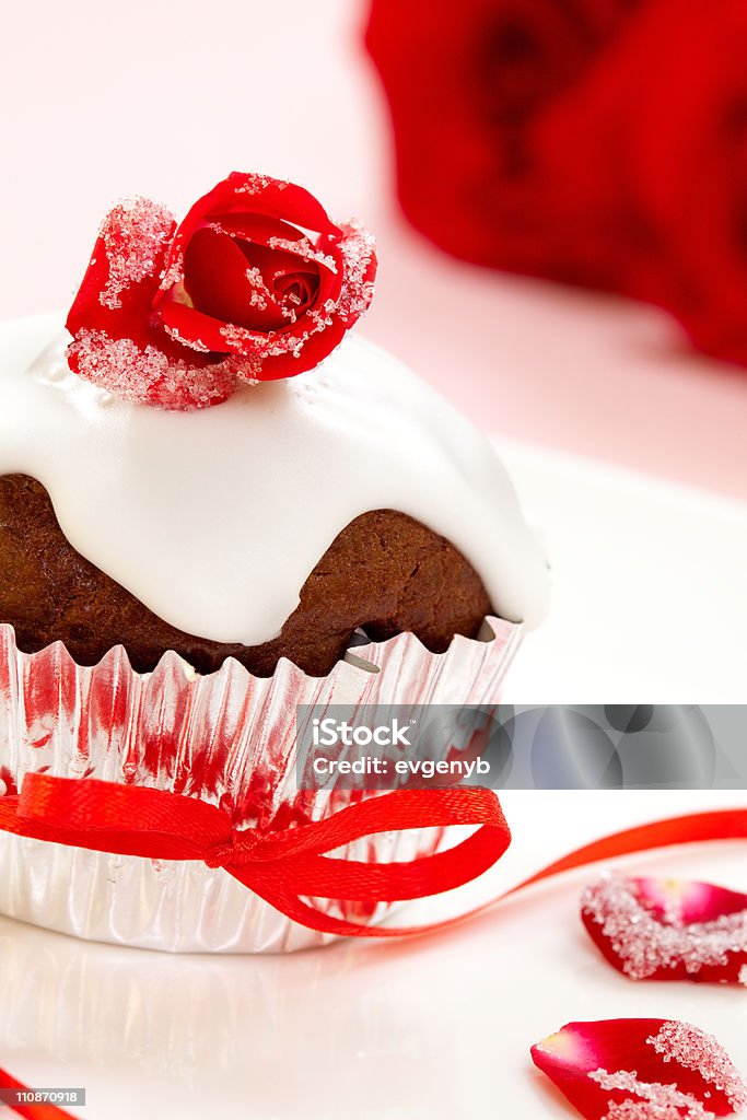 Rose Muffin coberto com - Foto de stock de Assado no Forno royalty-free