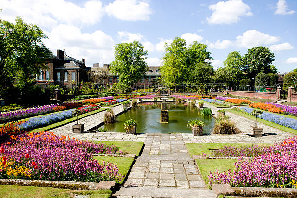 kensington palace sunken gardens - chelsea stok fotoğraflar ve resimler