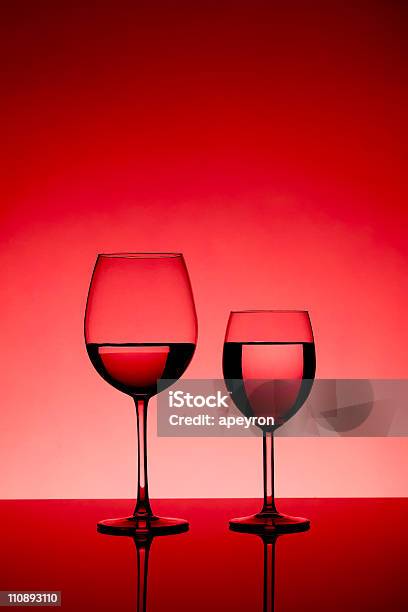 Dos Copas De Vino Foto de stock y más banco de imágenes de Adicción - Adicción, Agua potable, Alcoholismo