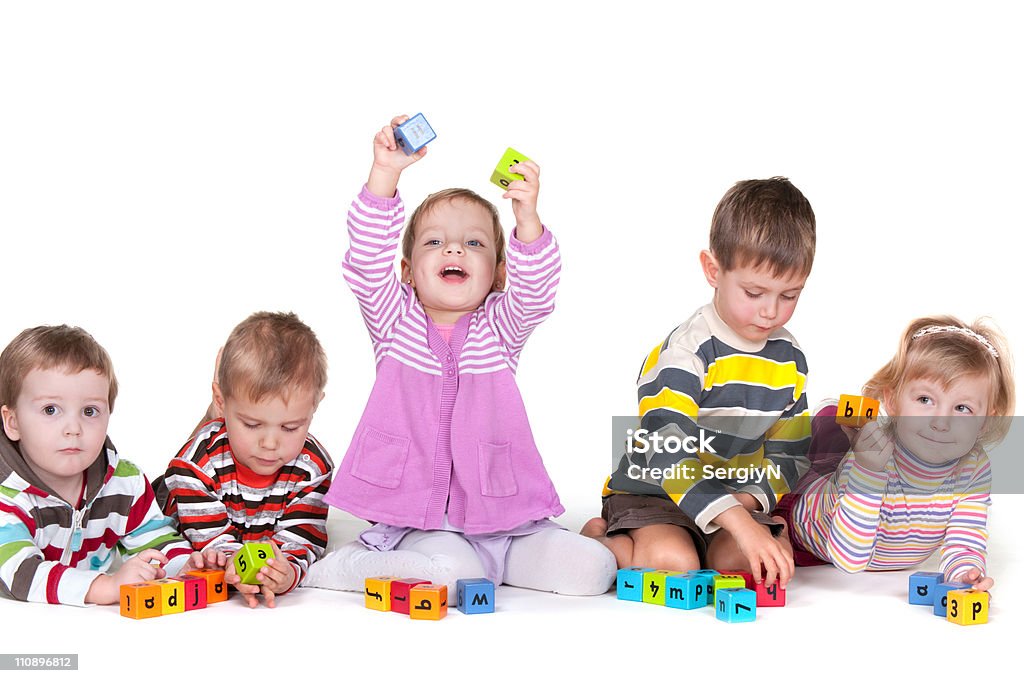 게임하기 블록 유치원 - 로열티 프리 5명 스톡 사진