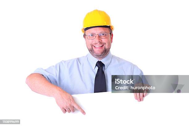 Foto de Trabalhador Feliz Com Placa e mais fotos de stock de 35-39 Anos - 35-39 Anos, Adulto, Adulto de idade mediana