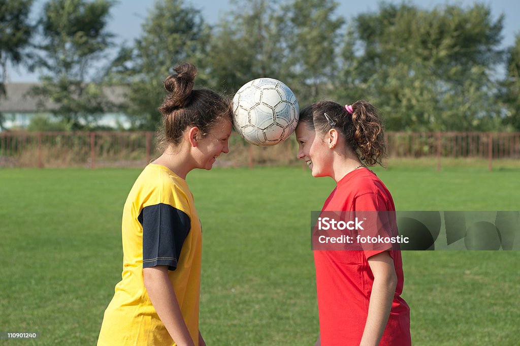 Ragazze di calcio - Foto stock royalty-free di 18-19 anni