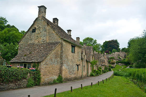 istock Arlington Row, the Cotswolds, England 110918381