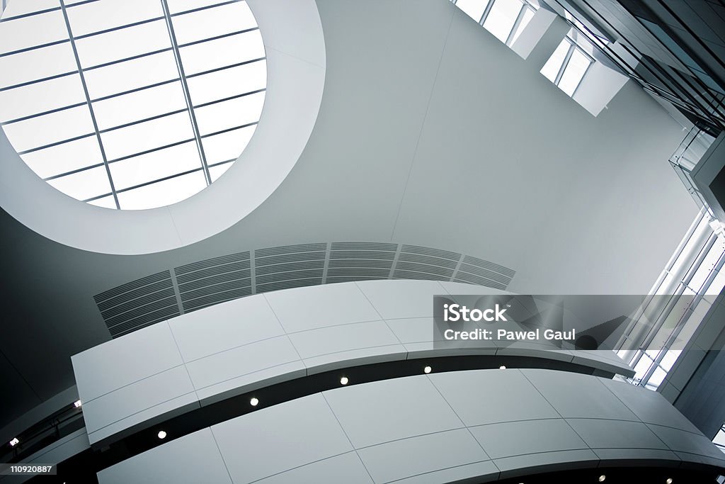 Moderno edificio - Foto de stock de Abstracto libre de derechos