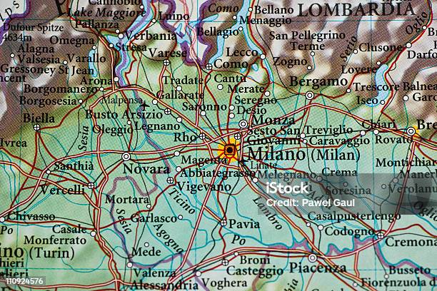 Milán Italia Mapa Foto de stock y más banco de imágenes de Cartografía - Cartografía, Color - Tipo de imagen, Desenfocado