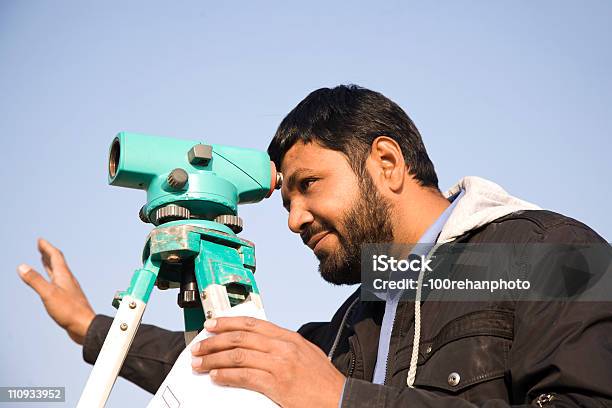 Engenheiro Civil - Fotografias de stock e mais imagens de Adulto - Adulto, Ao Ar Livre, Azul